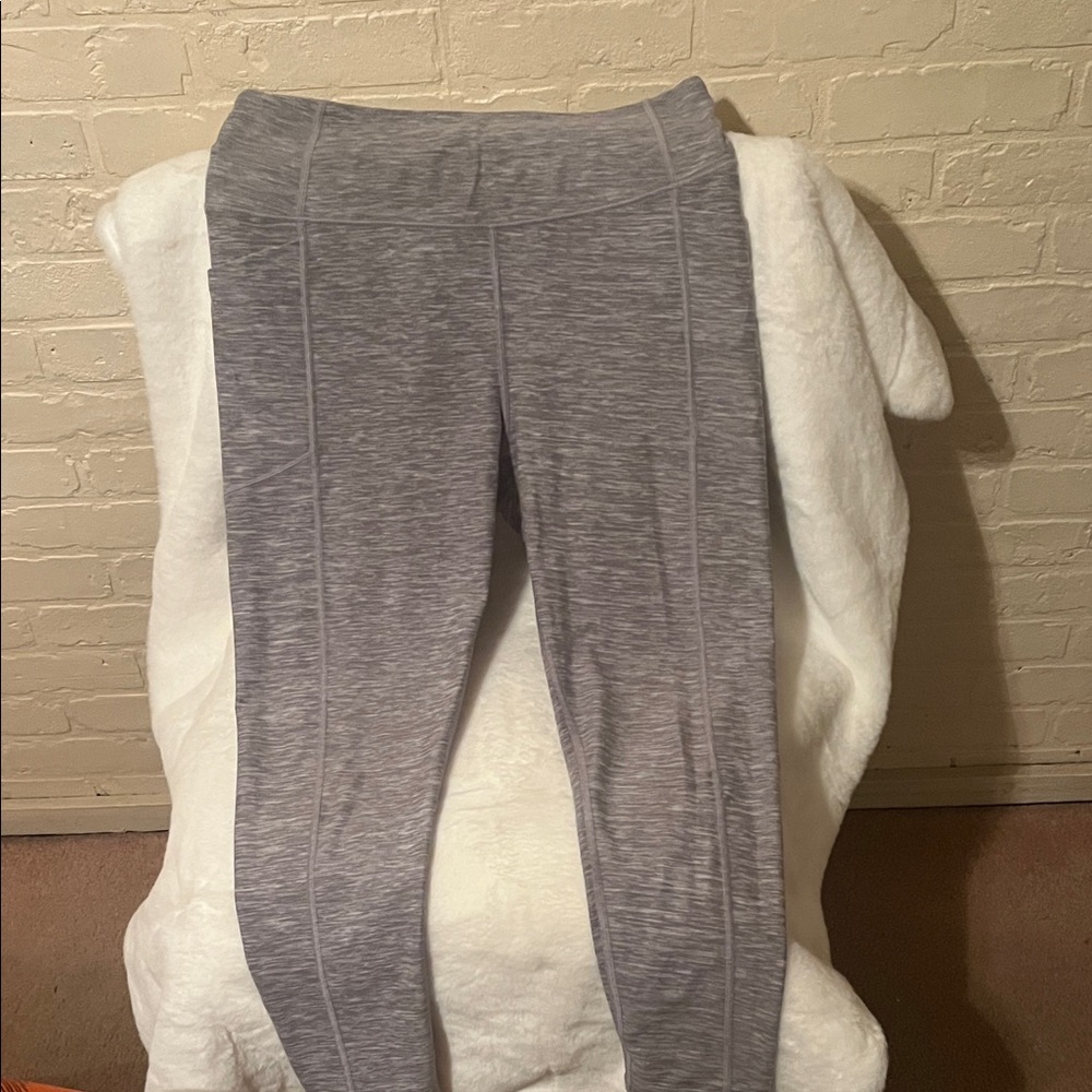 Victoria's Secret Heather Gray workout Leggings Size 14.(XL)